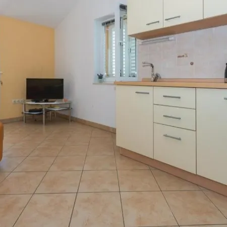 Petra Apartment *