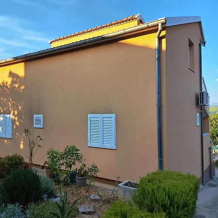 Petra Apartment *